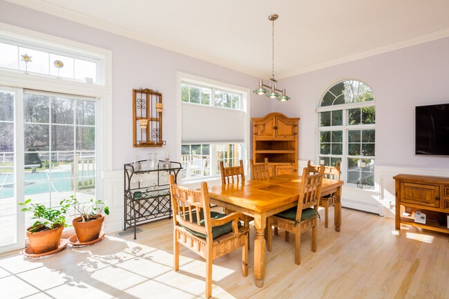 Photo - 11 E Gate Rd