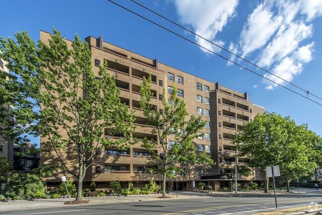 Building Photo - 1081 Beacon St Unit 4450 Rental