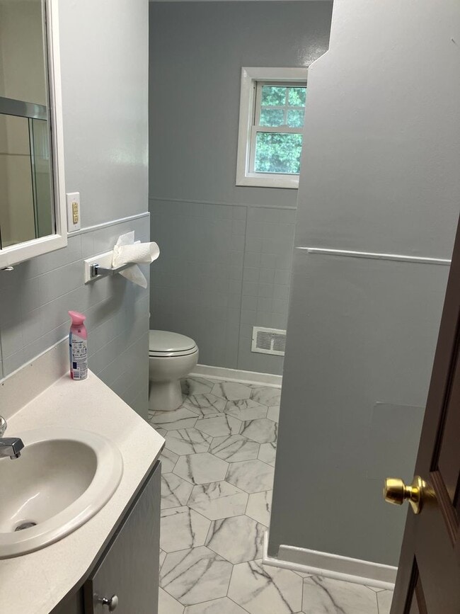 Photo - Cozy 2 bedroom in Oakridge