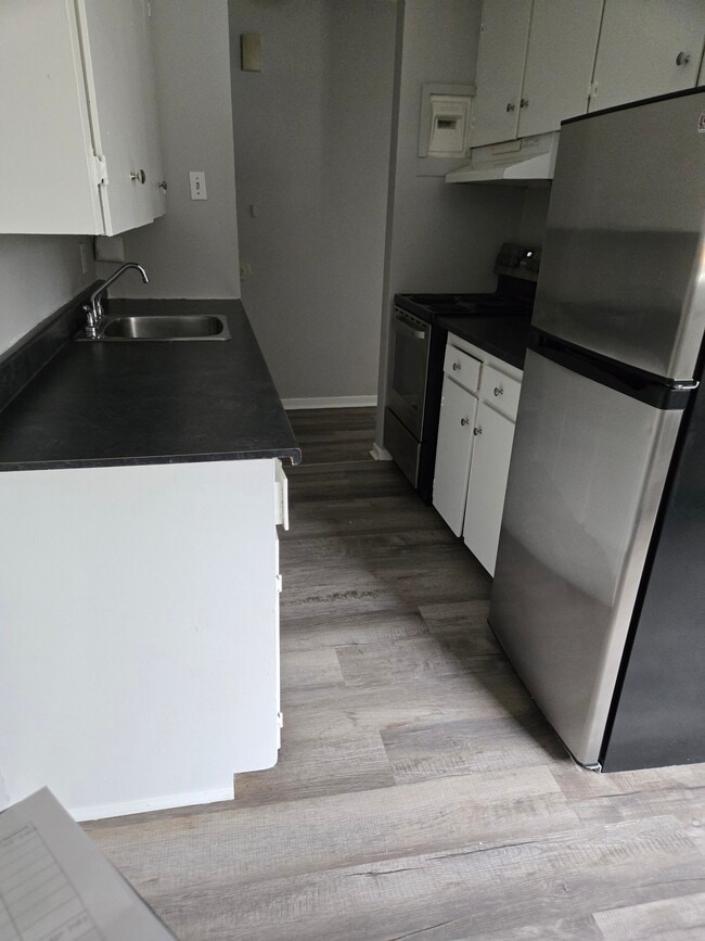 Photo - Comfortable 1-Bedroom Apartment – Heat & Hot Water Included! *PET Friendly* Unit 0002