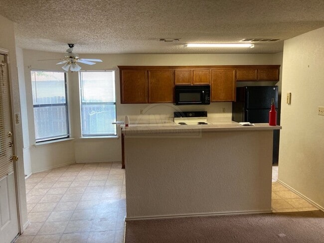 Photo - 2607 Schulze Dr