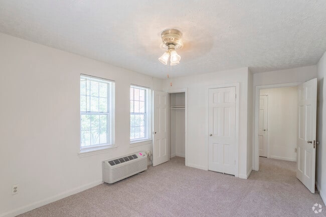1 BR, 1 BA - 690 SF