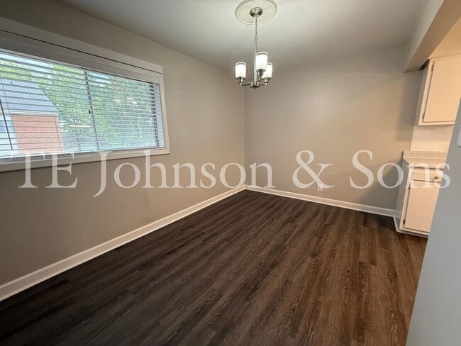 Photo - 2 Bedroom Salem View Apartment! Unit 2001 S Main 106