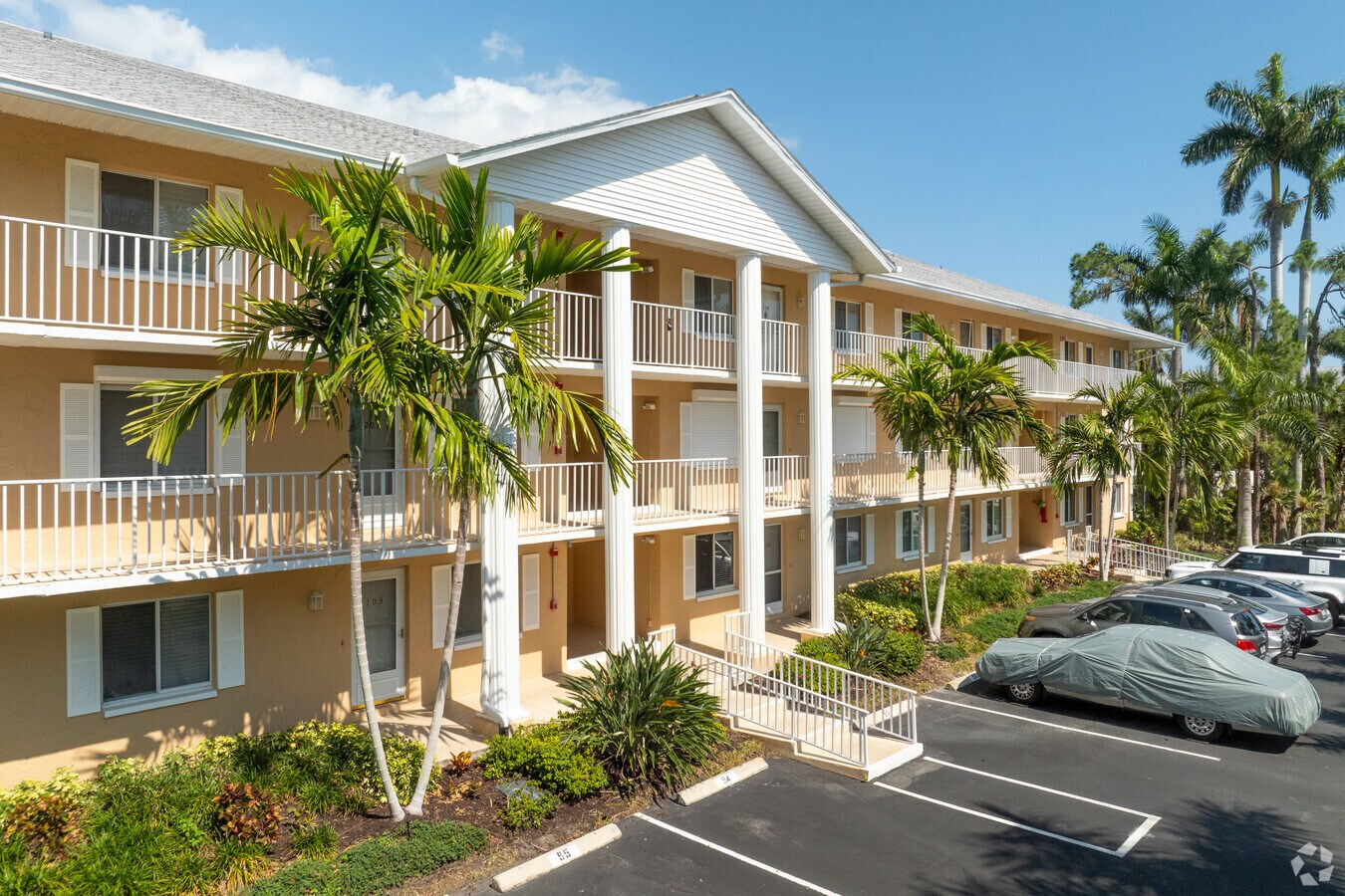 Photo - Naples Sandpiper Bay Club Apartments