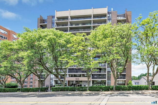 Building Photo - 44 Strawberry Hill Ave Unit 5K