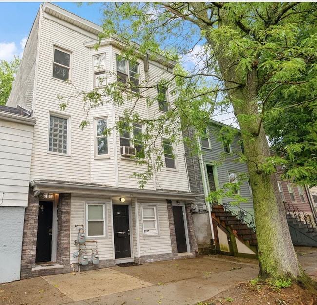 Building Photo - 31 Dana Ave Unit 1