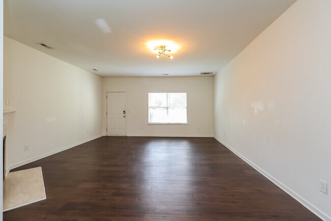 Photo - 8504 Old Potters Rd