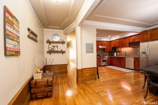 Photo - 1445 Lombard St