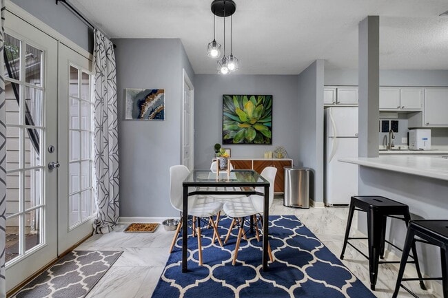 Photo - 2815 Misty Garden Cir