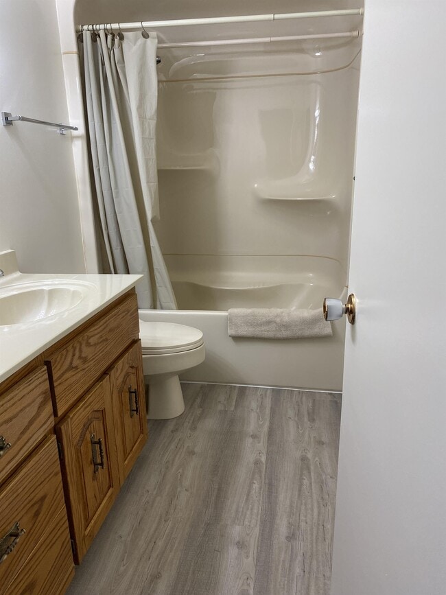 Photo - 232 Frontenac Dr