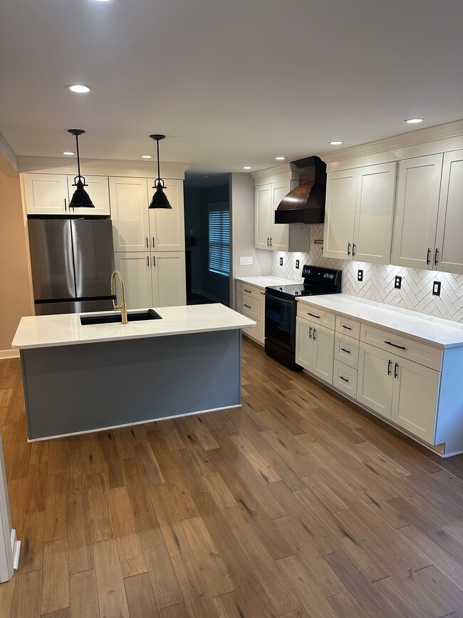 Photo - 15731Pypers Pointe Dr