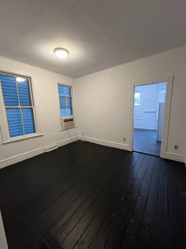 Photo - 124 Front St