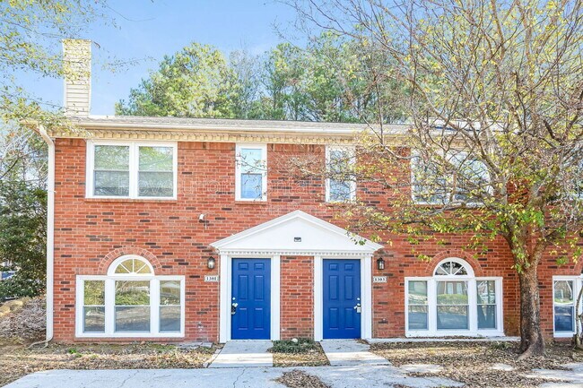 Building Photo - 1301 Sweet Pine Dr