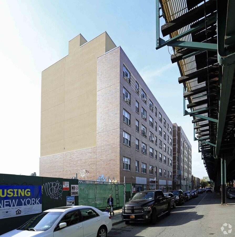 Photo - Park West Apartments