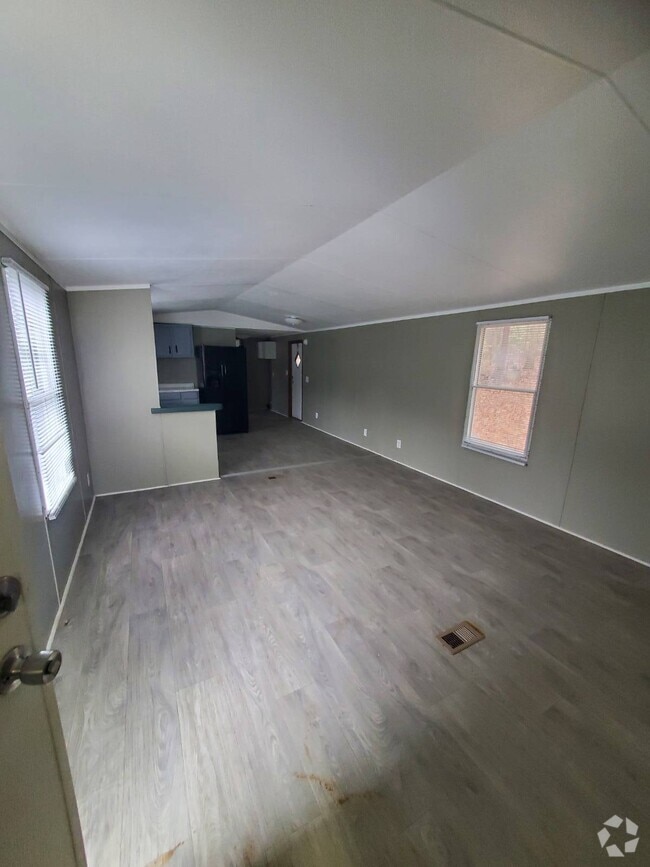 Building Photo - 143 Yarbro Rd Rental