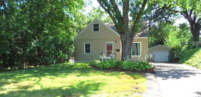 Building Photo - 3011 Quebec Ave S Rental