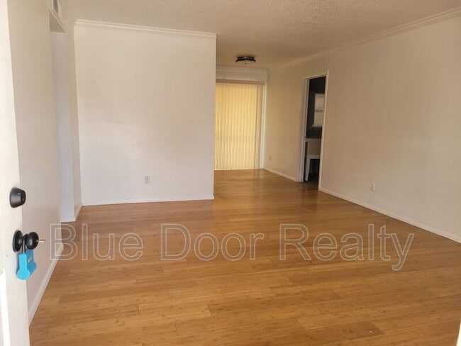 Photo - 11629 La Cueva Ln NE