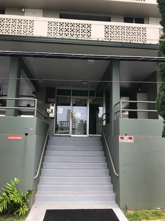 Photo - Hono Hale C112