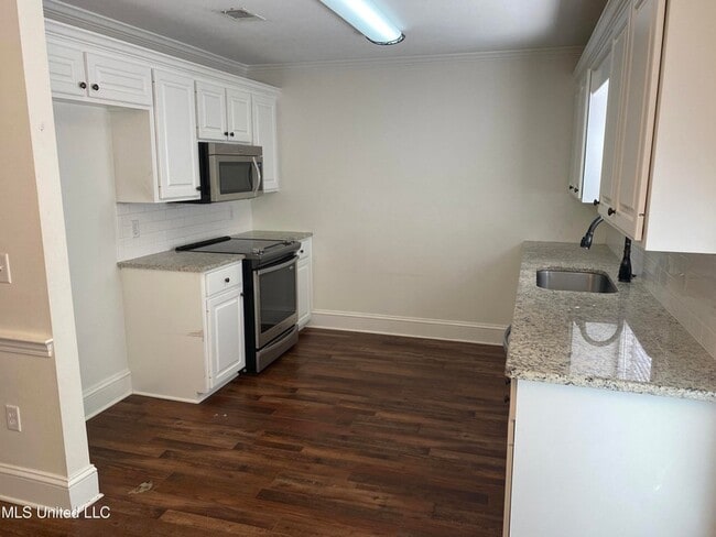 Photo - 209 Cherrybark Ln