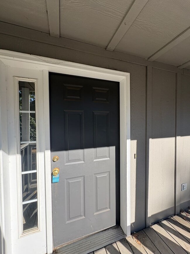 Photo - 2 Bedroom 1.5 Bathroom Duplex in Southwest Eugene Unit 1697 Ardendale Ln