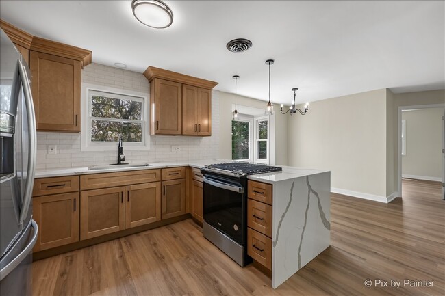 Photo - 355 Hilltop Dr