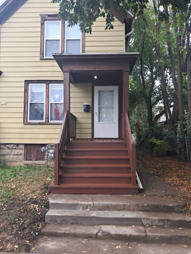 Building Photo - 1126S32ndJ Unit 1128