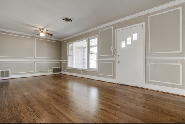 Photo - 2714 Oates Dr