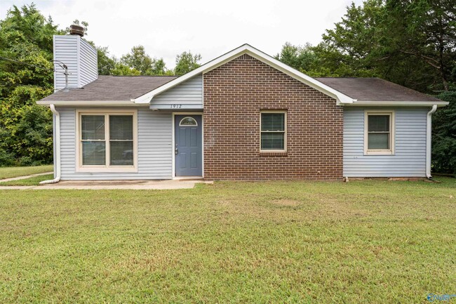 Building Photo - 1912 Mangum Dr NW Rental
