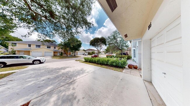 Photo - 105 Pheasant Run Blvd Townhome