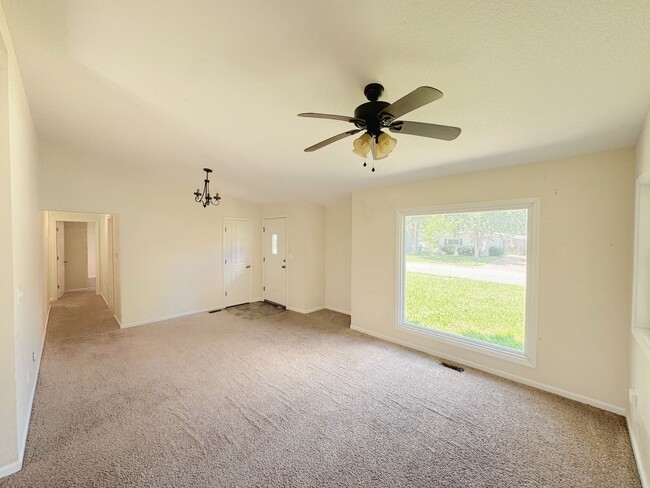 Photo - Spacious Central Living