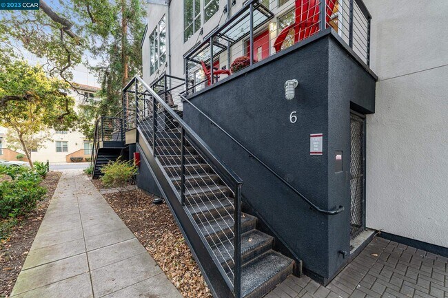 Photo - 6 Iron Horse Ln