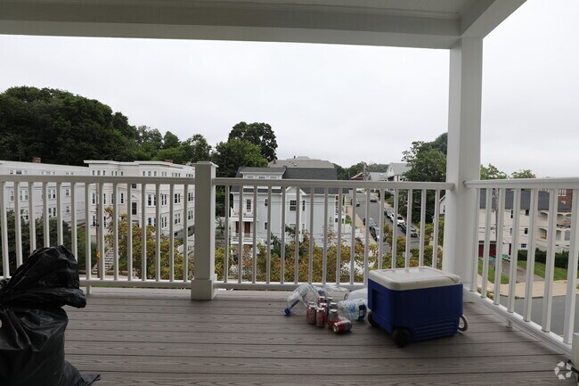 Building Photo - 54 Tremont St Unit 3 Rental