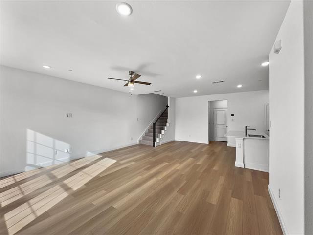 Photo - 8980 Samara St