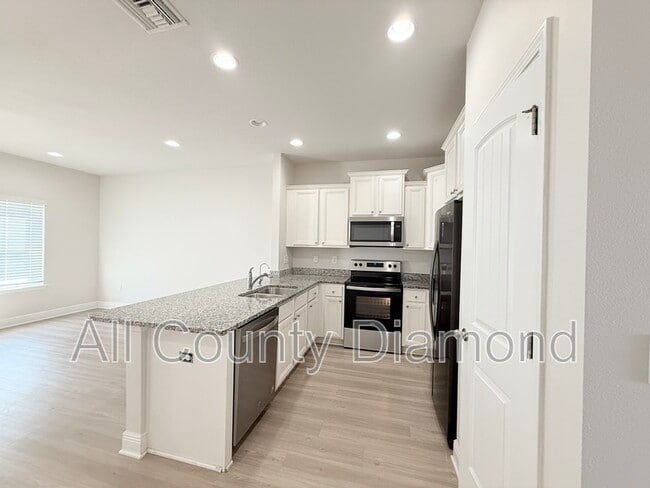 Photo - 7682 Shadow Lake Dr