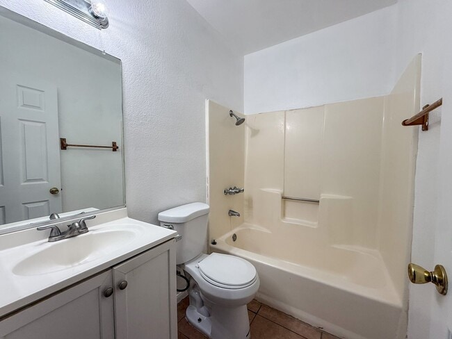 Photo - 73407 Sunnyvale Dr Unidad B