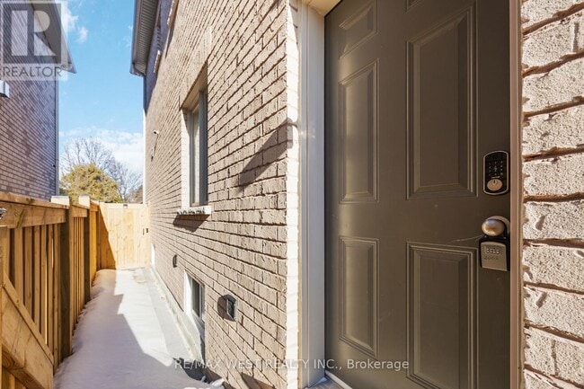 Photo - 339 Fleetwood Dr