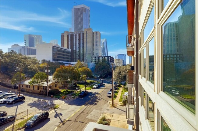 Photo - 908 Nueces St Unit 31