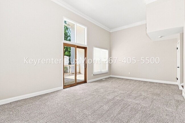 102 Solway Cir