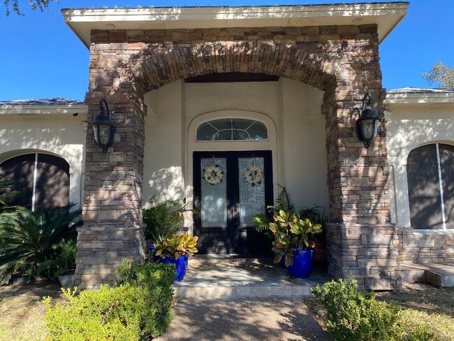 Photo - 1614 Summit Dr