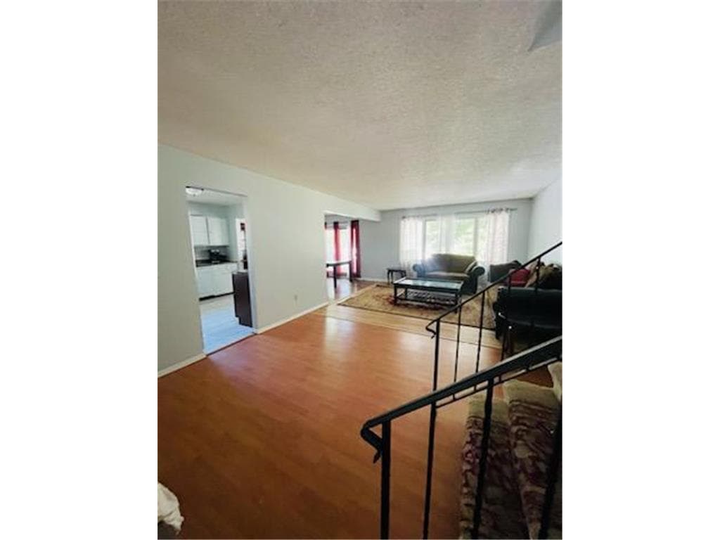 Photo - 504 Crestview Dr S