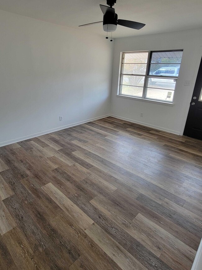 Photo - 1 Oakview Dr