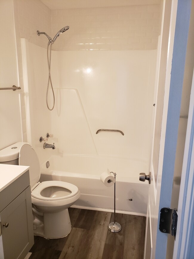 Photo - 118 Forrest Ave Unit A