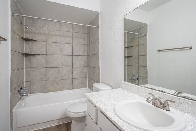 2BR, 2BA - 1,212SF - Second Bathroom - The Vintage