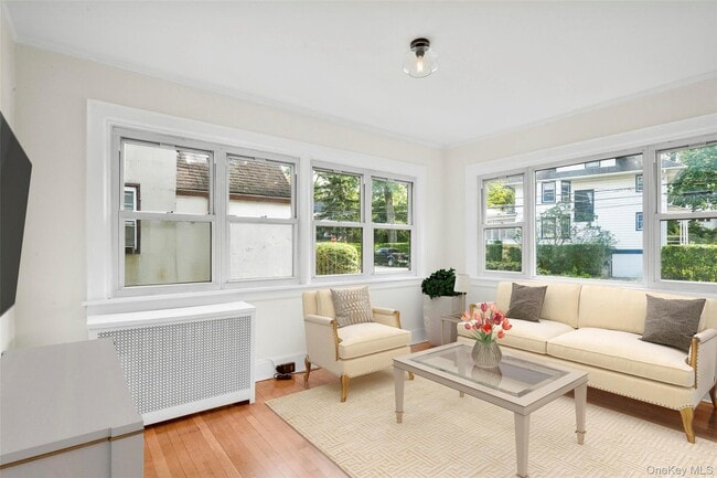 Photo - 506 Siwanoy Pl