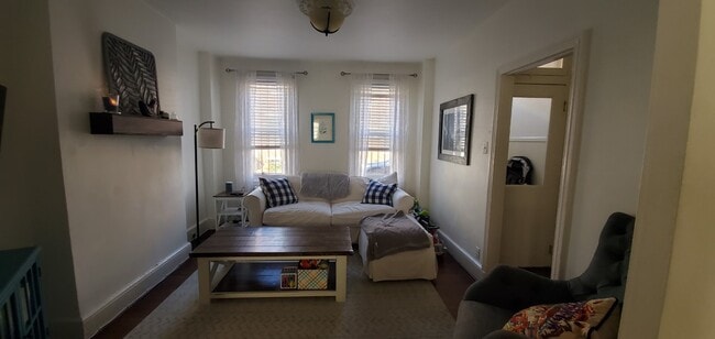 Photo - 1818 Montrose St