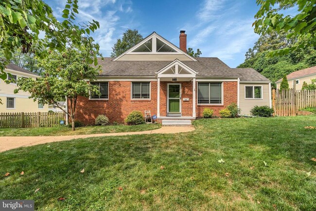 Photo - 615 Laura Dr House