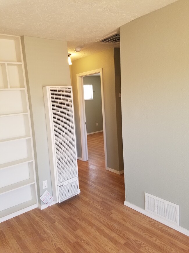 Photo - 3437 Ross Ave SE