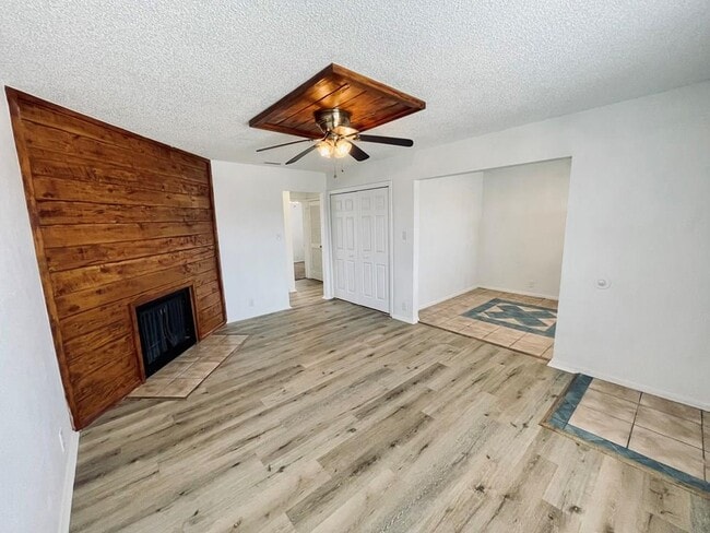 Photo - 1203 Redwood St