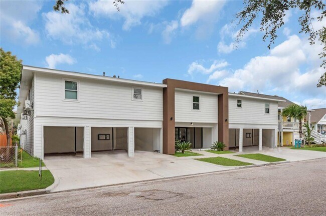 Photo - 712 Avenue H Apartment Unit 105