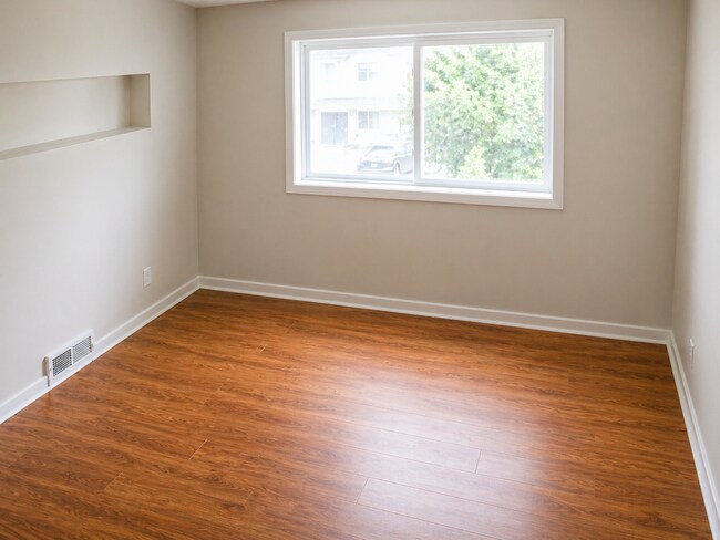 Photo - ***South Side Duplex Apartment For Rent * Pet Friendly * Walk to E. Carson St. * Available Now * ... Unit 1